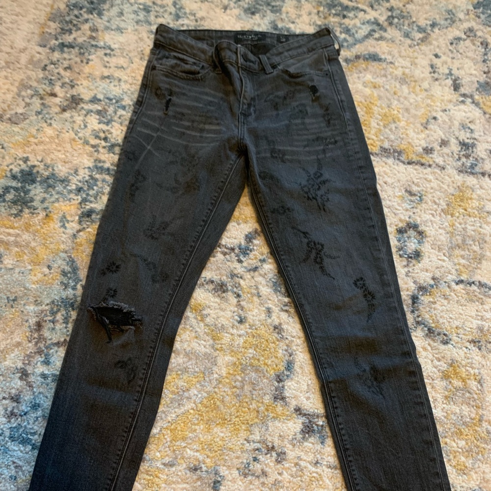 Ava Skinny Black embroidered jeans